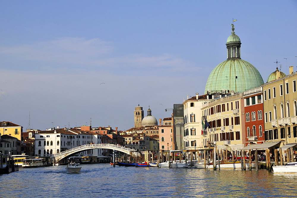 Historical buildings built along the waterfront of Grand Canal, Venice, UNESCO World Heritage Site, Veneto, Italy, Europe