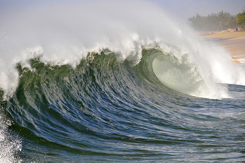 Waves crashing at Banzai Pipeline, Ehukai Beach Park, Oahu, Hawaii, United States of America, Pacific