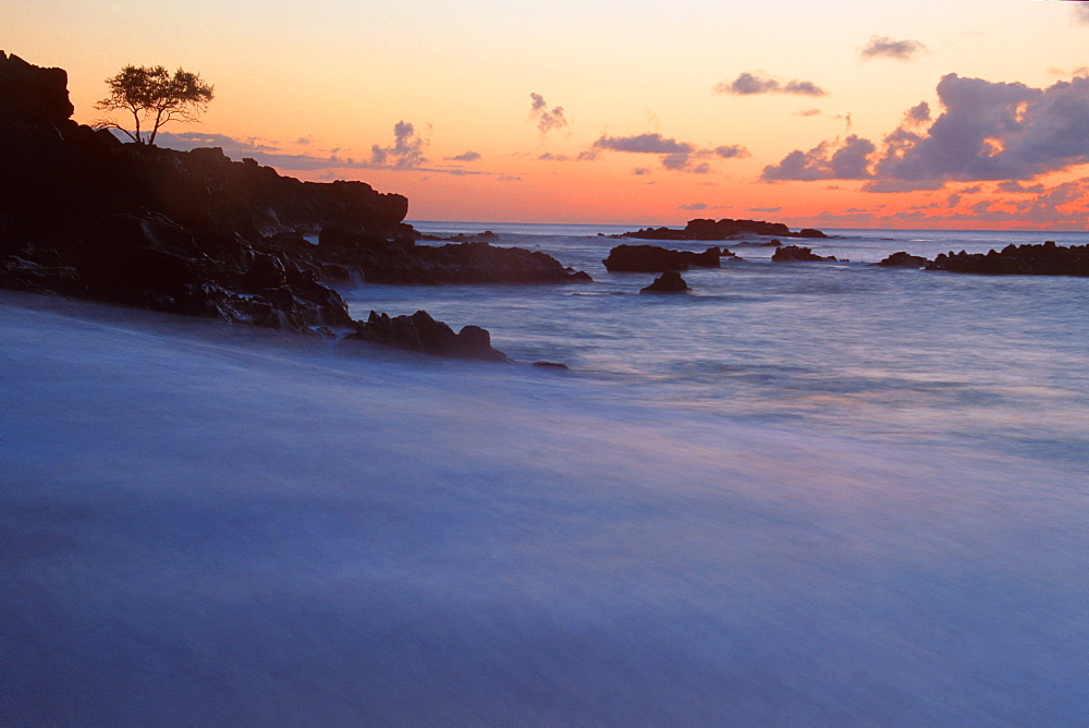 Sunset at Waimea Bay,  North Shore, Oahu, Hawaii, United States of America, Pacific