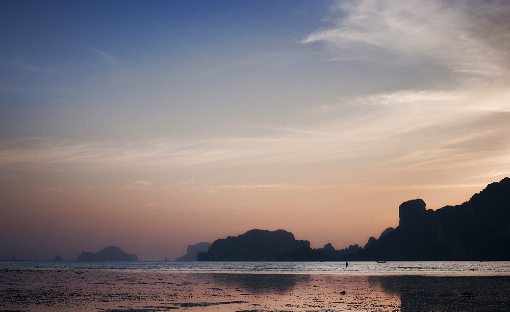 Low tide, coastal view, sundown, Ao Nam Mao.  Ao Nang, Krabi, Thailand, Asia