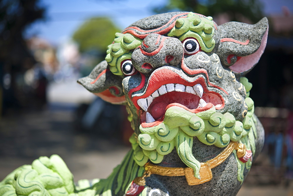 Dog dragon statue, Clan House Chew Kongsi.  George Town, Thailand, Asia