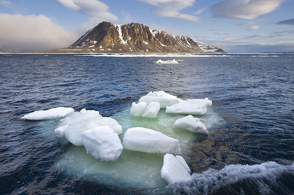 Parryoya Island, The Seven Islands, Arctic Circle, Most Northern Land Mass. Longyearbyen, Svalbard, Norway