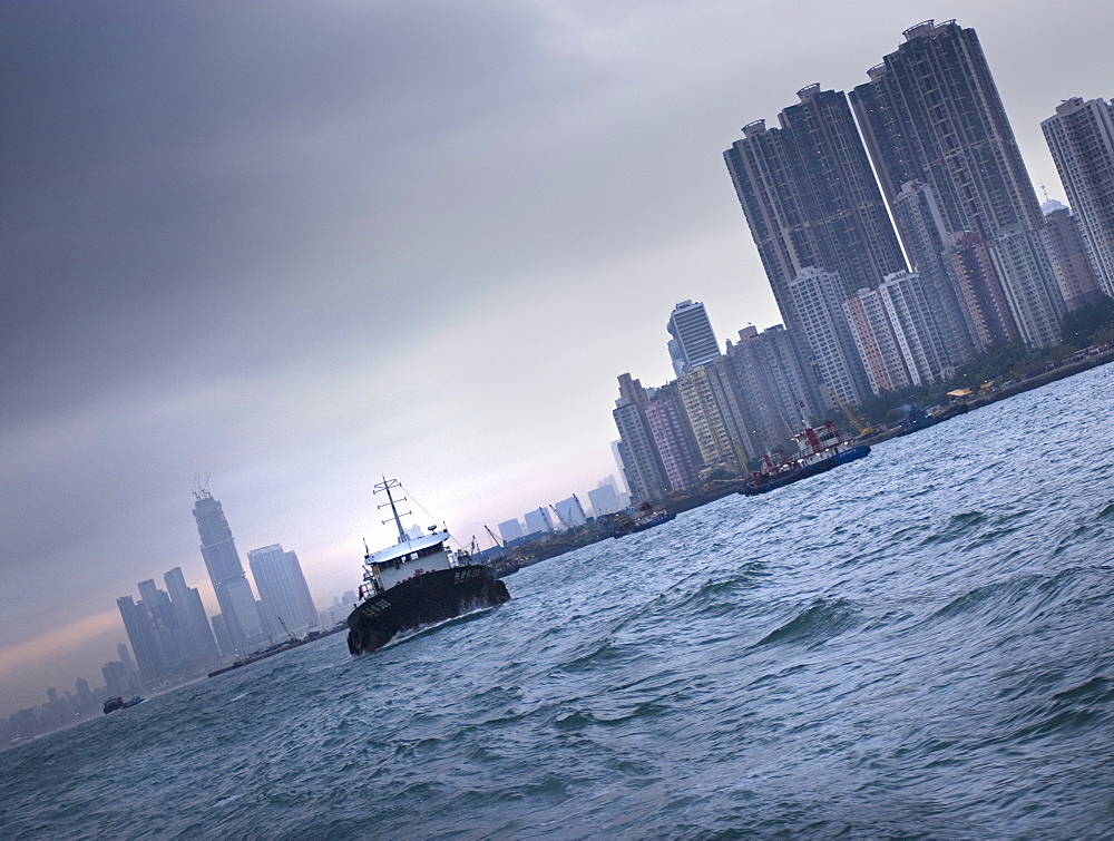 Hong Kong Harbour. Hong Kong, Hong Kong Island, China        (rr)