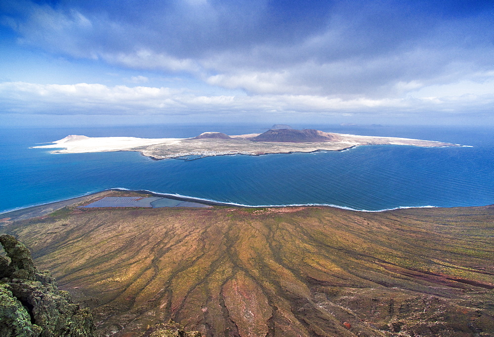 09/04/2009. Spain, España, Canary Islands, Canarias, Lanzarotie, View from Mirador del Rio to La Graciosa island. Cesar Manrique Site of interest.. Arrecife, Mirador Del Rio, Lanzarote. Canary Islands, Spain, España