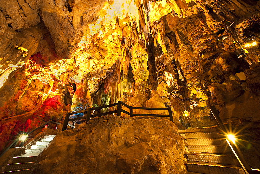 12/04/2009. United Kingdom, City of Gibraltar, St Michalel's Cave, Upper Rock Nature Reserve. Stalactites and lime scale formations on cave roof. . City Of Gibraltar, St Michalel's Cave, Gibraltar Strait . UK, United Kingdom