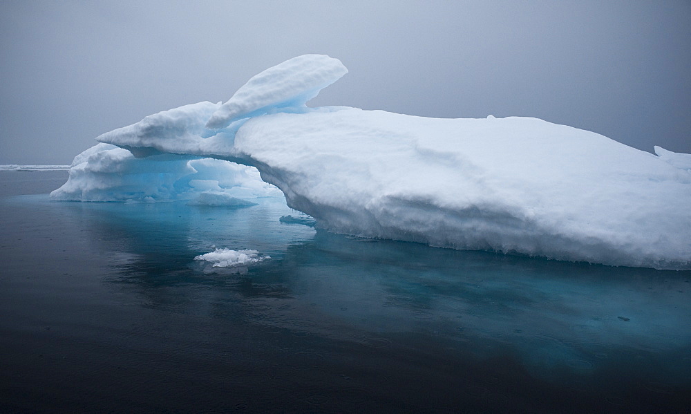 Iceberg foramtions. Longyearbyen, Svalbard, Norway       (rr)