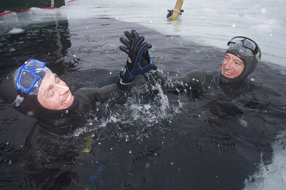 Christian Ernist (Sweden) & Christian maldame (France after the static apnea.at the Oslo Ice Challenge 2009. Oslo, Norway