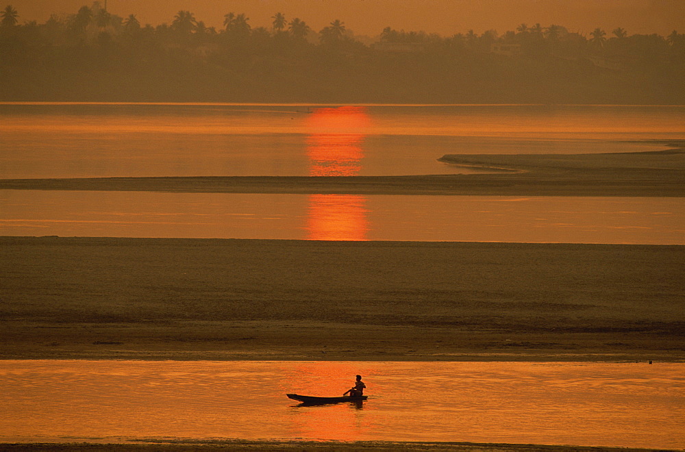 The Mekong River, Vientiane, Laos, Indochina, Southeast Asia, Asia