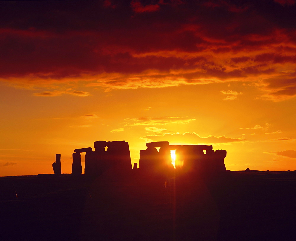 Stonehenge, Ancient ruins, Wiltshire, England, UK, Europe