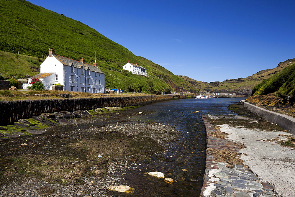 Valency River outlet into Boscastle Harbour, Valency Valley, Boscastle, Cornwall, England, United Kingdom, Europe