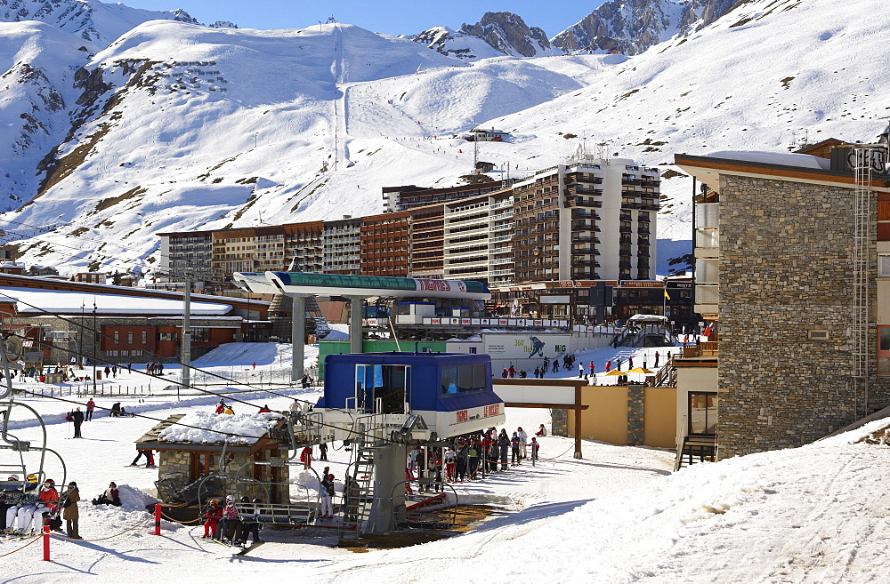 Chair lift, Tignes, Savoie, Rhone-Alpes, French Alps, France, Europe