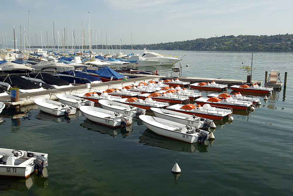 Boats moored up on Lake Geneva. Geneva, Switzerland