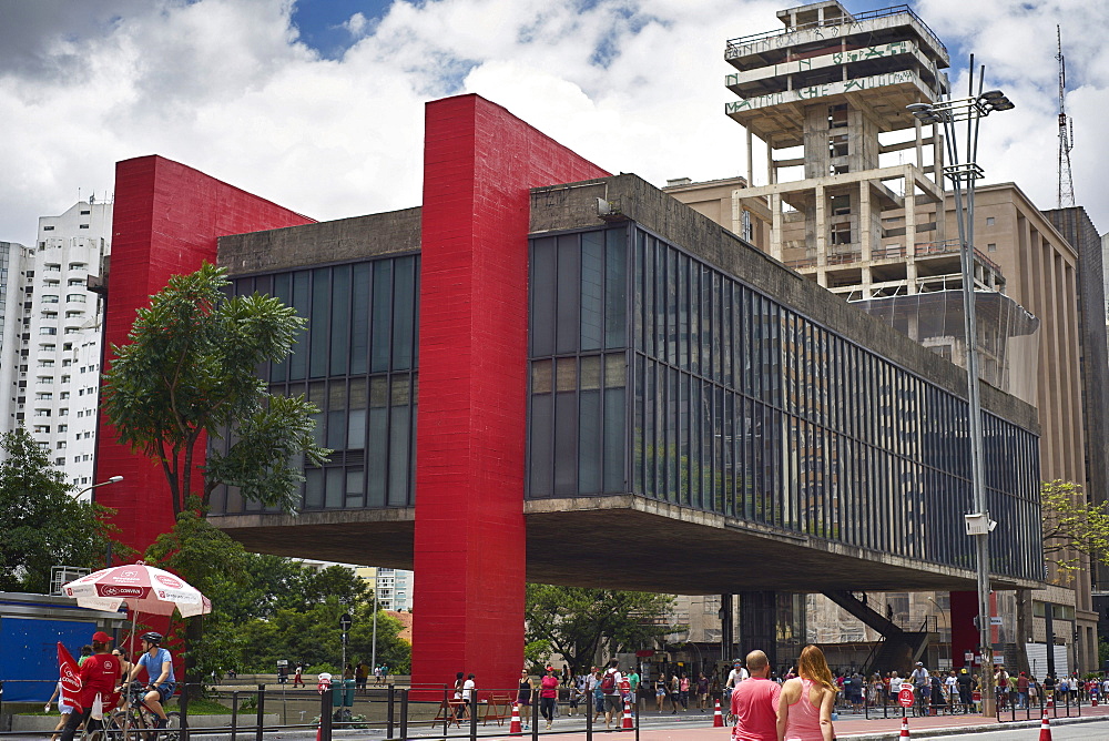 The Sao Paulo Museum of Art on Paulista Avenue, designed by Lina Bo Bardi, Sao Paulo, Brazil, South America