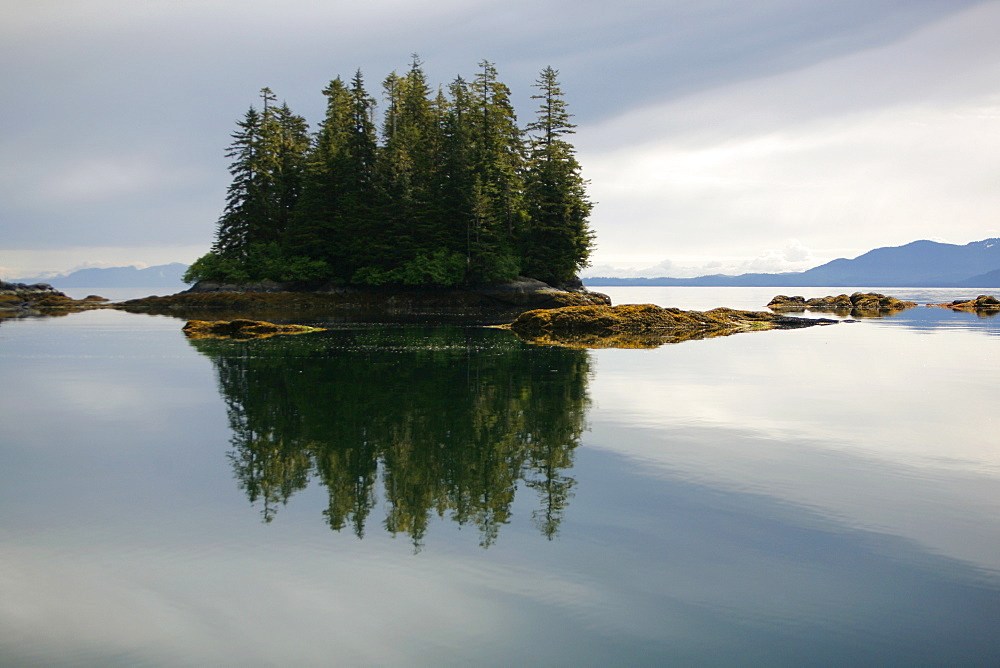 View of the shoreline at Red Bluff Bay on Baranof Island, Southeast Alaska, USA. Pacific Ocean.