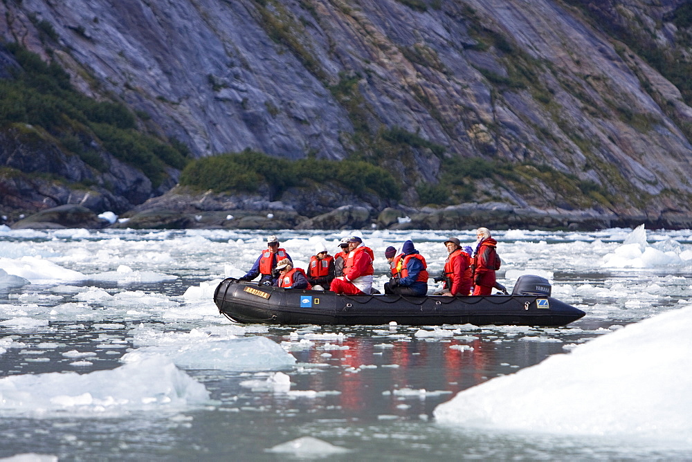 Guests from the Lindblad Expeditions ship National Geographic Sea Lion, Southeast Alaska, USA