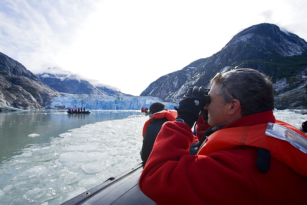 Guests from the Lindblad Expeditions ship National Geographic Sea Lion, Southeast Alaska, USA