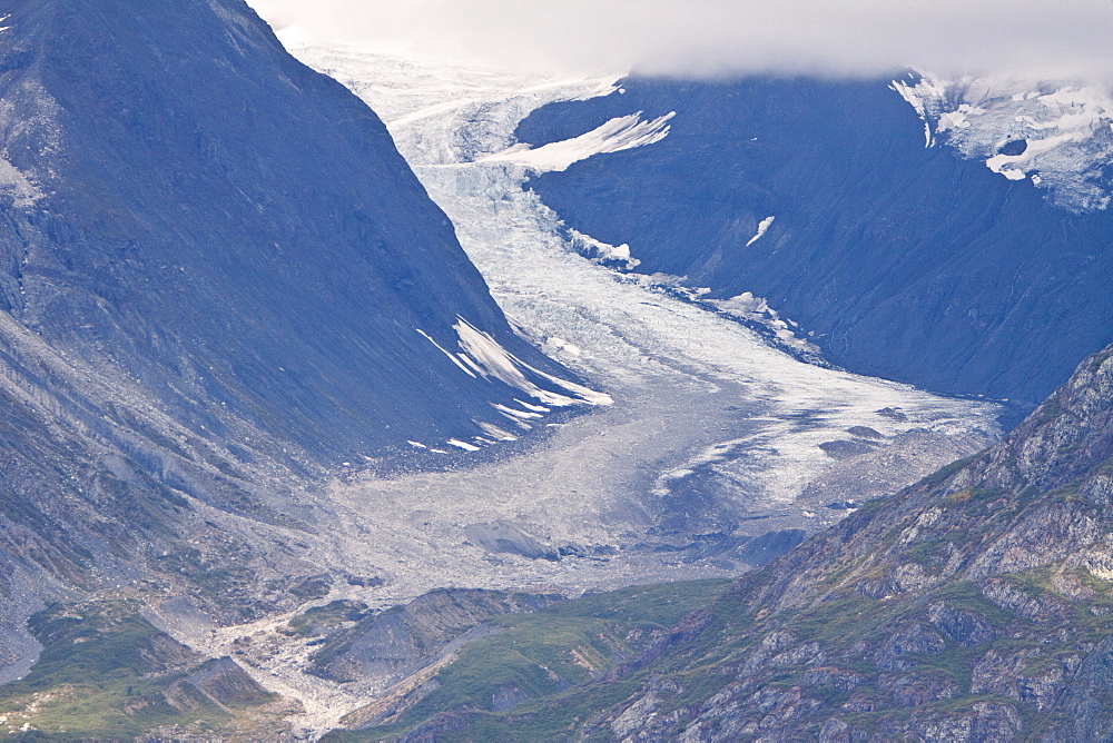 Ice fields high in the mountains of Glacier Bay National Park in Southeast Alaska, USA.