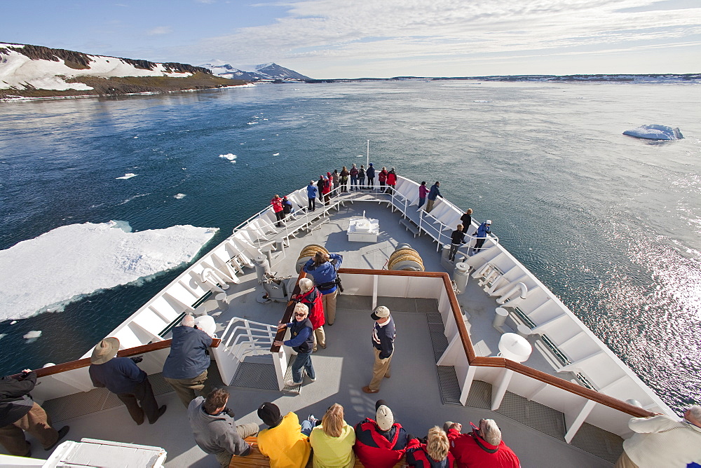 The National Geographic Explorer transits Heleysundet (Heley Sound)