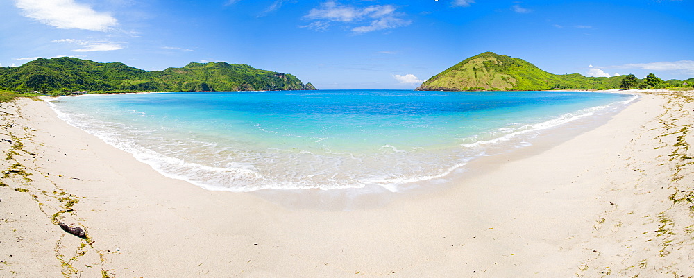 Mawun Beach, South Lombok, a panorama showing the whole half moon bay, Indonesia, Southeast Asia, Asia