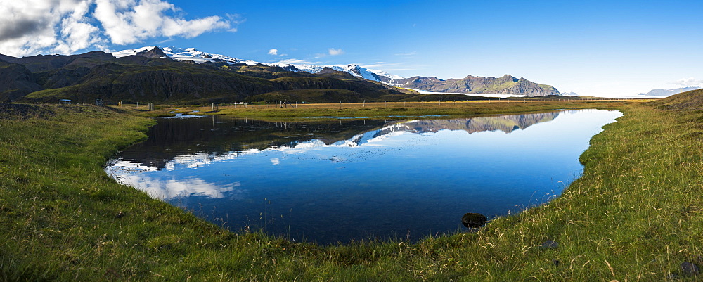 Vatnajokull Ice Cap reflection, seen near Skaftafell in Vatnajokull National Park, South Region of Iceland (Sudurland), Iceland, Polar Regions