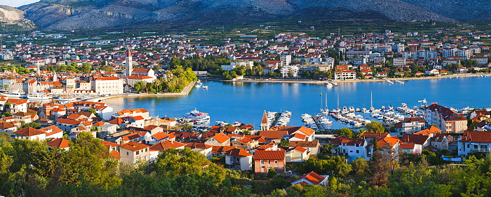 The Cathedral of St. Lawrence and the harbour at sunrise, Trogir, UNESCO World Heritage Site, Dalmatian Coast, Adriatic, Croatia, Europe 