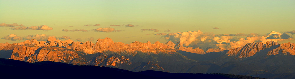 panorama Dolomites with Schlern, Kesselkogel, Rosengartenspitze, Rotwand, Palagruppe and Latemar, Oberkaser, Texelgruppe range, South Tyrol, Italy