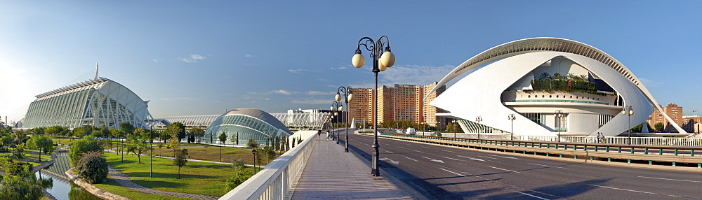 Panorama of Cuidad de las Artes y las Ciencias, City of Arts and Sciences, Santiago Calatrava (architect), Valencia, Spain