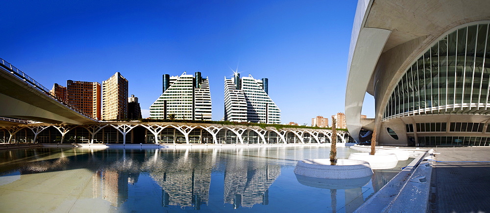 Apartment buildings in El Ansanche and The Palau de les Arts, City of Arts and Sciences, Cuidad de las Artes y las Ciencias, Santiago Calatrava (architect), Valencia, Spain