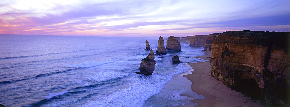 Panorama of the Twelve Apostles, Port Cambell National Park, Great Ocean Road, Victoria, Australia