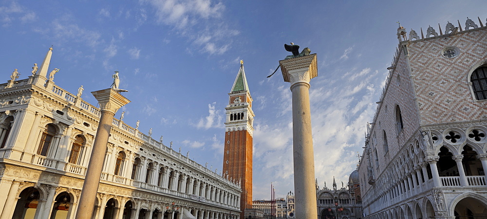 Campanile, Markusplatz, San Marco, Venice, Italy