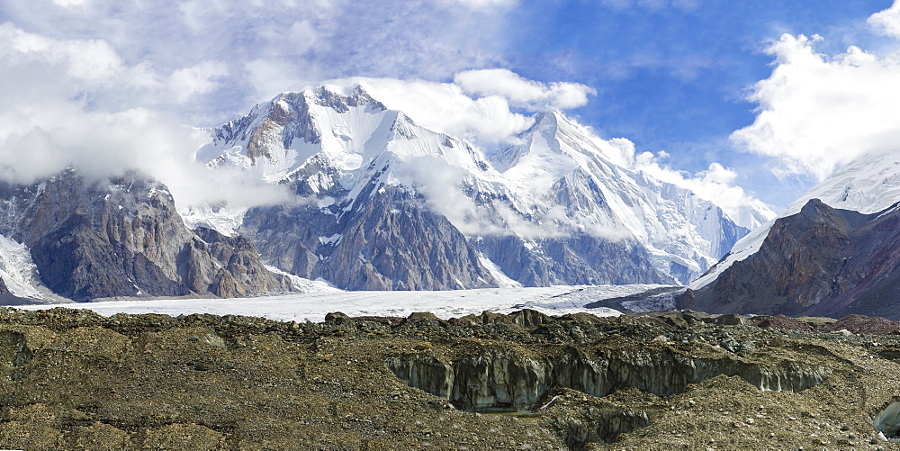 Engilchek Glacier and Khan Tengri Mountain, Central Tian Shan Mountain range, Border of Kyrgyzstan and China, Kyrgyzstan, Central Asia, Asia