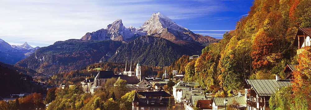 Overview of Berchtesgaden and the Watzmann Mountain in autumn, Berchtesgaden, Bavaria, Germany, Europe