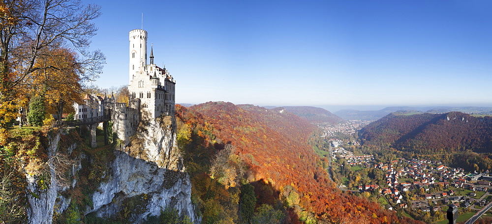 Lichtenstein Castle in autumn, Swabian Alb, Baden Wurttemberg, Germany, Europe 