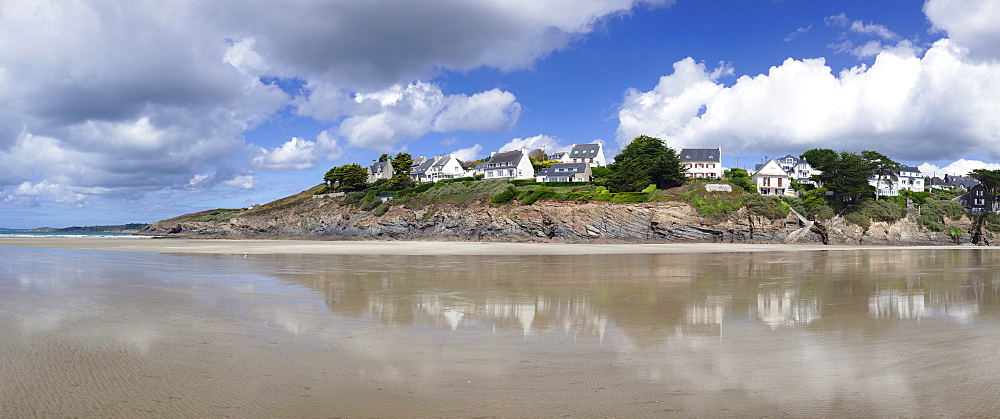 Beach of Pentrez Plage, Finistere, Brittany, France, Europe 