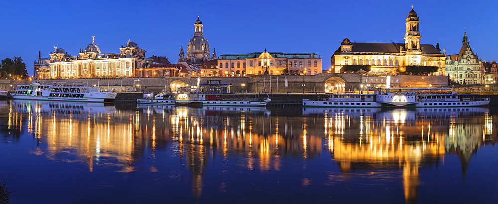 Elbe River with Academy of Fine Arts, Bruehlscher Terrasse, Frauenkirche Cathedral, Dresden, Saxony, Germany, Europe