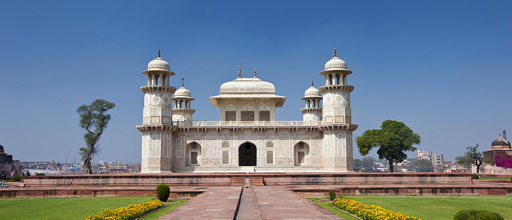 Tomb of Etimad Ud Doulah, 17th Century Mughal tomb built 1628, Agra, India