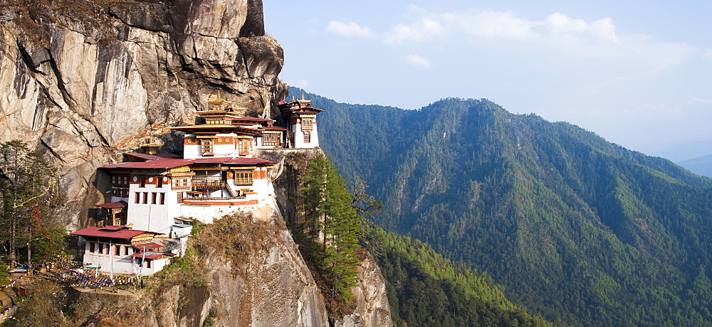 Paro Taktsang (Tigers Nest monastery), Paro District, Bhutan, Himalayas, Asia 