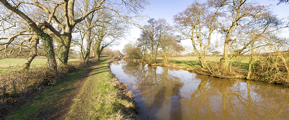 The Stratford upon Avon canal, Preston Bagot, Warwickshire, England, United Kingdom, Europe