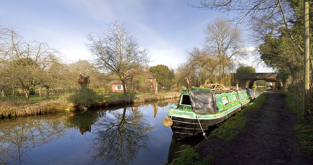 Lapworth flight of locks, Stratford-upon-Avon Canal, Warwickshire, England, United Kingdom, Europe