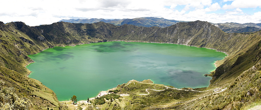 Lago Quilotoa, caldera lake in extinct volcano in central highlands of Andes, Ecuador, South America