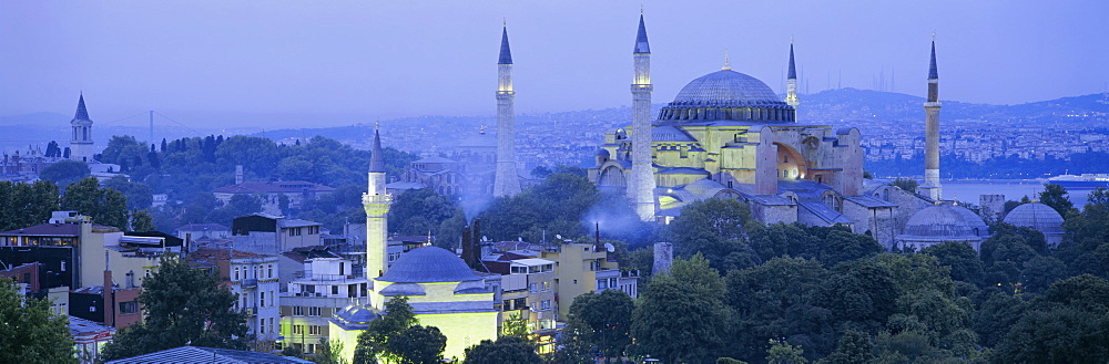 Panoramic view of Aya Sophia Mosque (Haghia Sofia) (St. Sophia) at dusk, UNESCO World Heritage Site, Istanbul, Turkey, Europe