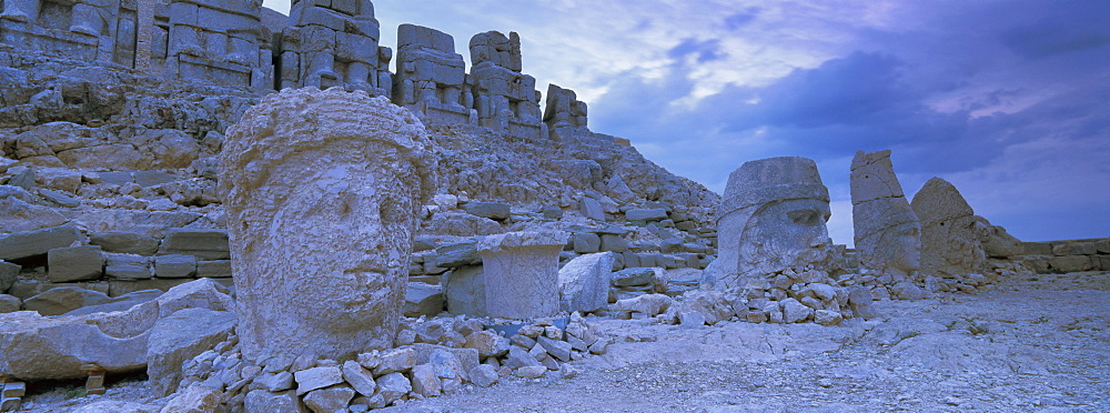 Ancient carved stone heads, Nemrut Dagi (Nemrut Dag), on summit of Mount Nemrut, UNESCO World Heritage Site, Cappadocia, Anatolia, Turkey, Asia Minor, Asia