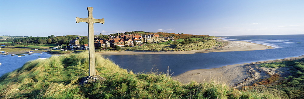 View of the village of Alnmouth with River Aln flowing into the North Sea, fringed by beautiful beaches, near Alnwick, Northumberland, England, United Kingdom, Europe