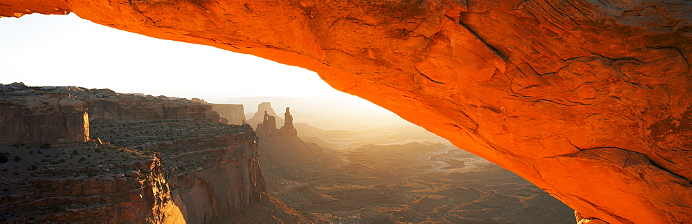 Mesa Arch at sunrise, Canyonlands National Park, Utah, United States of America (U.S.A.), North America