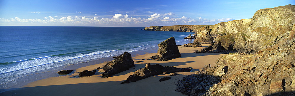 View of Bedruthan Steps and beach, near Newquay, Cornwall, England, United Kingdom, Europe