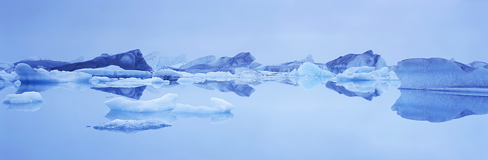 Jokulslarlon glacial lagoon, Vatnajokull Icecap, south area, Iceland, Polar Regions