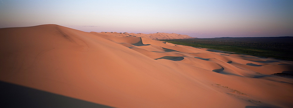 Khongryn dunes, Gobi desert, Gobi National Park, Omnogov Province, Mongolia, Central Asia, Asia