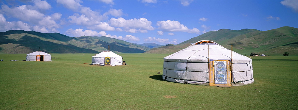 Yurts (ghers) in Orkhon valley, Ovorkhangai province, Mongolia, Central Asia, Asia