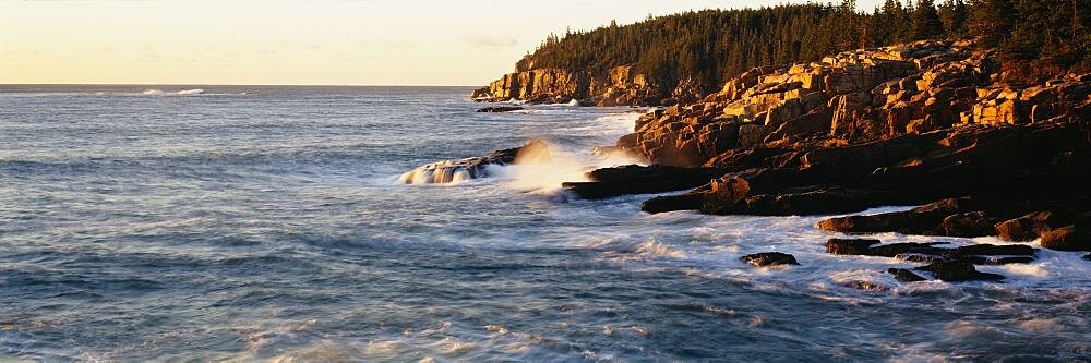 Waves breaking against the rocks, Otter Beach, Acadia National Park, Maine, New England, USA