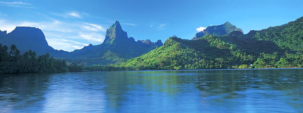 Opunohu Bay, Moorea, French Polynesia